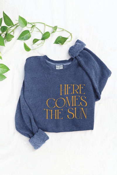 LARGE OAT COLLECTIVE - HERE COMES THE SUN Mineral Graphic Sweatshirt: WHITE DOVE