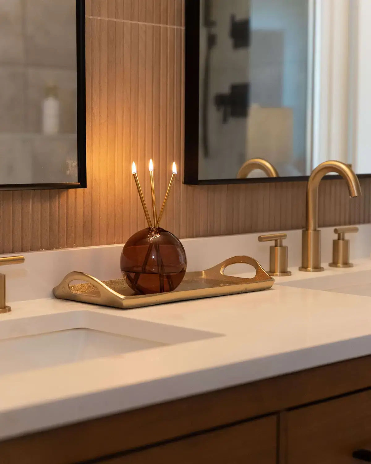 Everlasting Candle Co. - Neva Vase, Prairie Dust