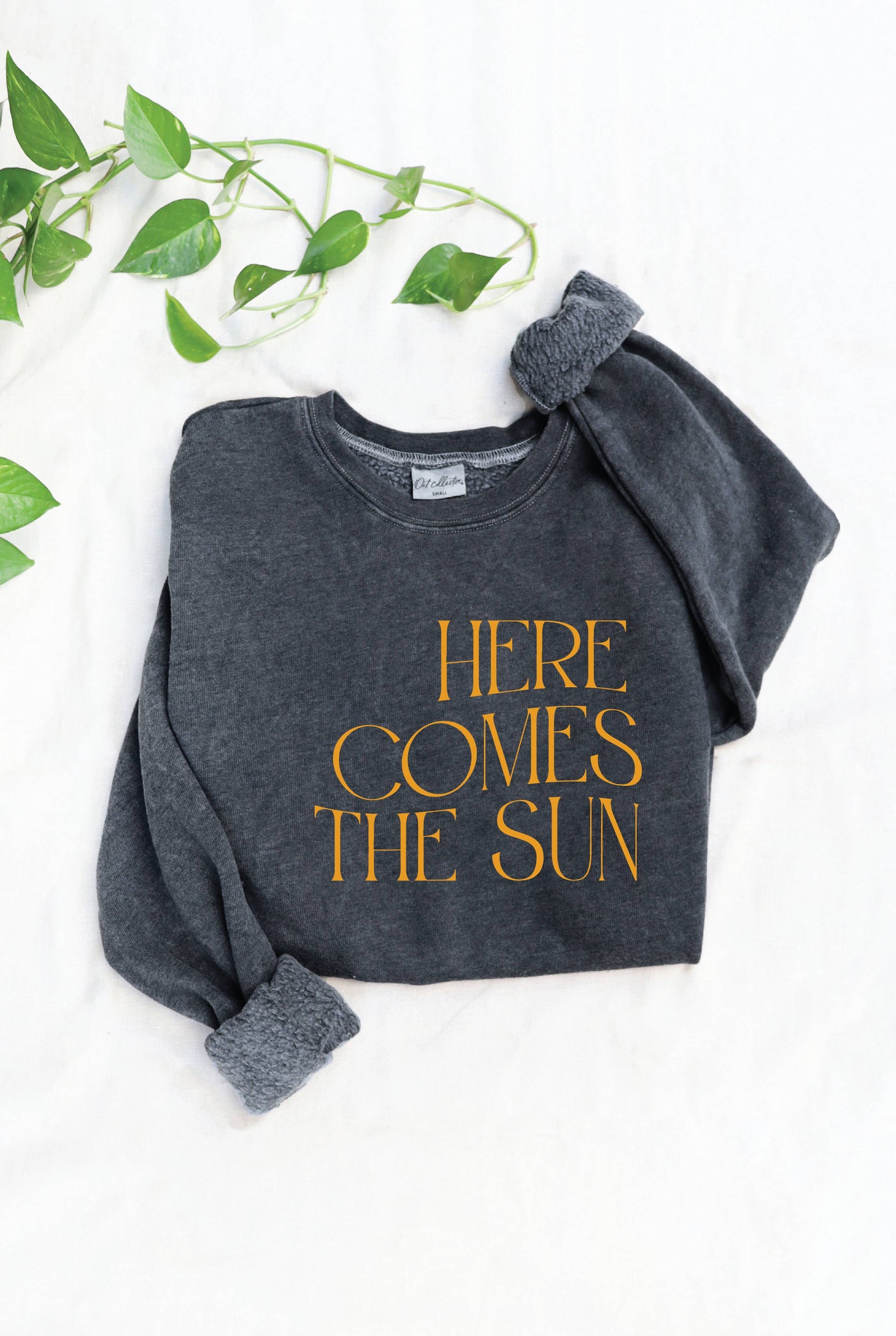 LARGE OAT COLLECTIVE - HERE COMES THE SUN Mineral Graphic Sweatshirt: WHITE DOVE