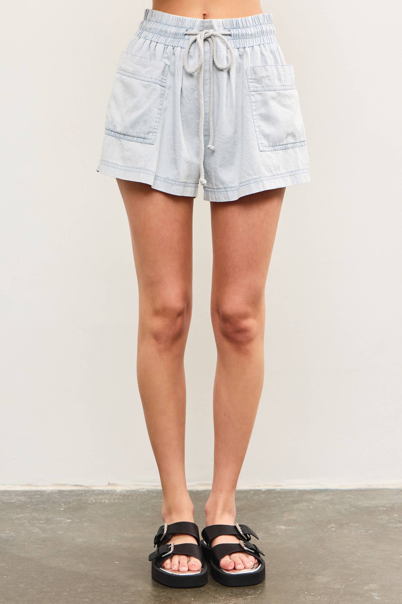 Linna Chambray Elastic Shorts