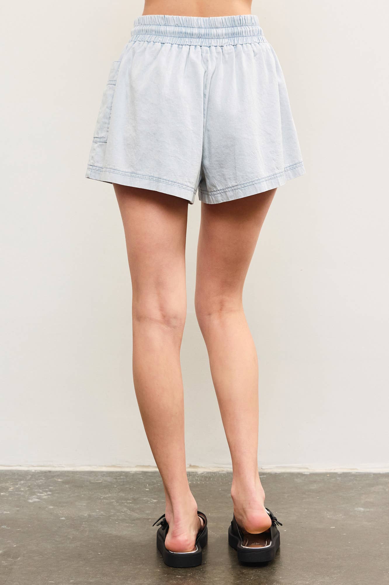 Linna Chambray Elastic Shorts