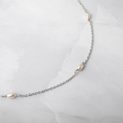 Sami Jewels - Dainty Beaded Pearl Necklace: Gold