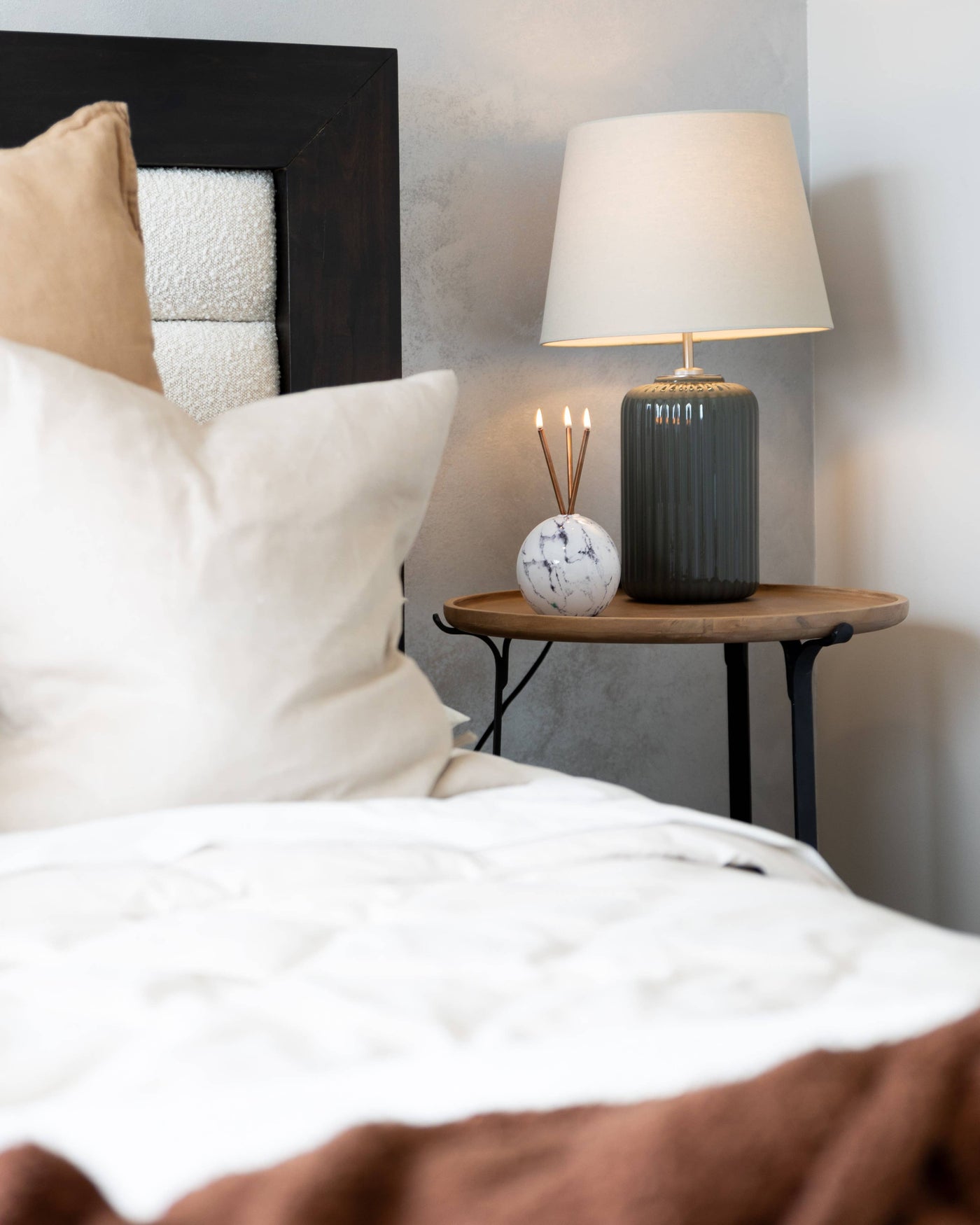 Everlasting Candle Co. - Neva Vase, White Marble