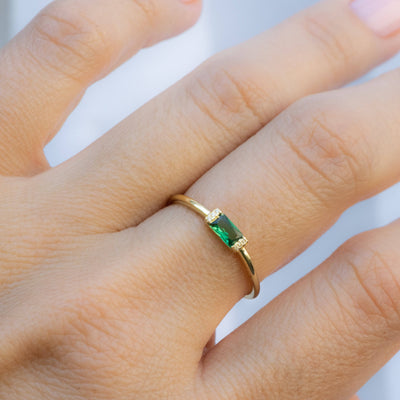 Sami Jewels - Emerald Simple Baguette Ring: Gold / 5 / Emerald