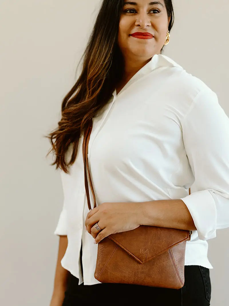 Bytavi : Kimnai Envelope Crossbody Bag